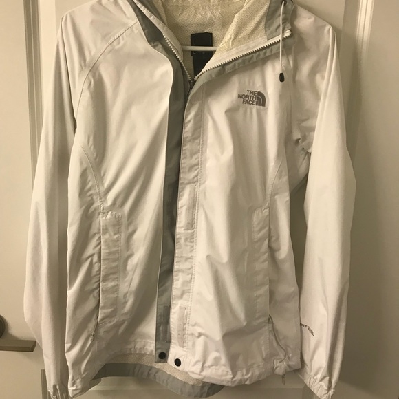 The North Face Jackets & Blazers - The North Face women’s rain jacket